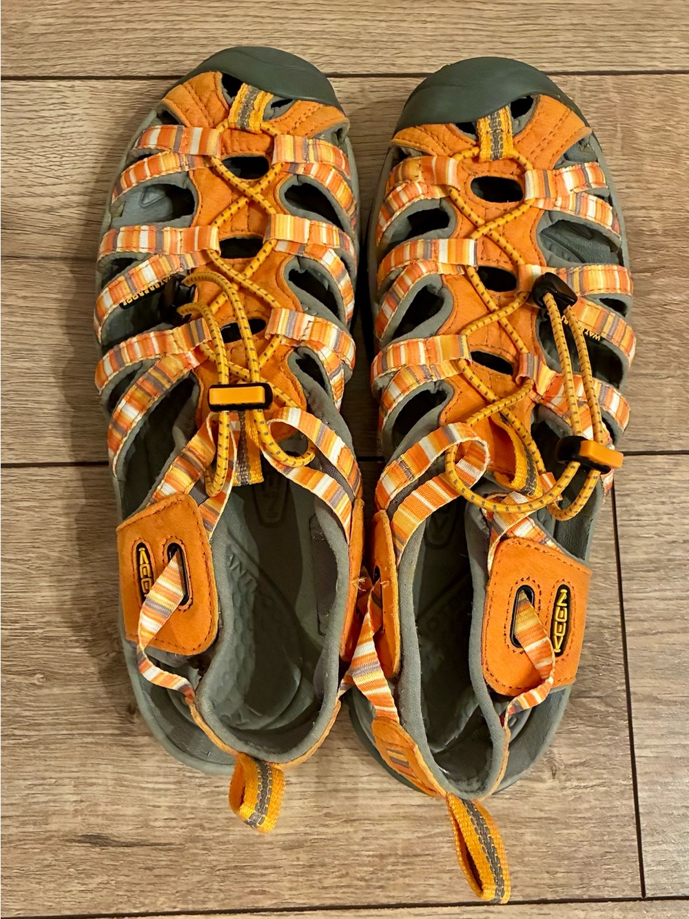 Keen Whisper Women’s Hiking Sandals Styled in a Vibrant Orange and Gray Size 9